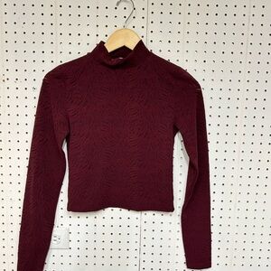 Aritzia Babaton Shapelace Mockneck